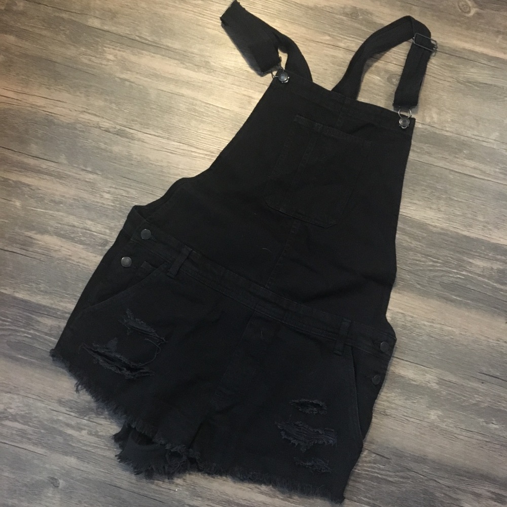 American Eagle overall shorts size L - Tomgirl fit